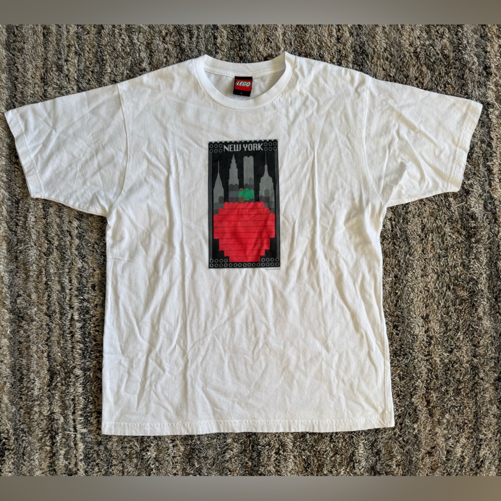 Rare 2010 LEGO NYC Skyline Graphic Shirt - Adult L (22x27.5) - Excellent VTG